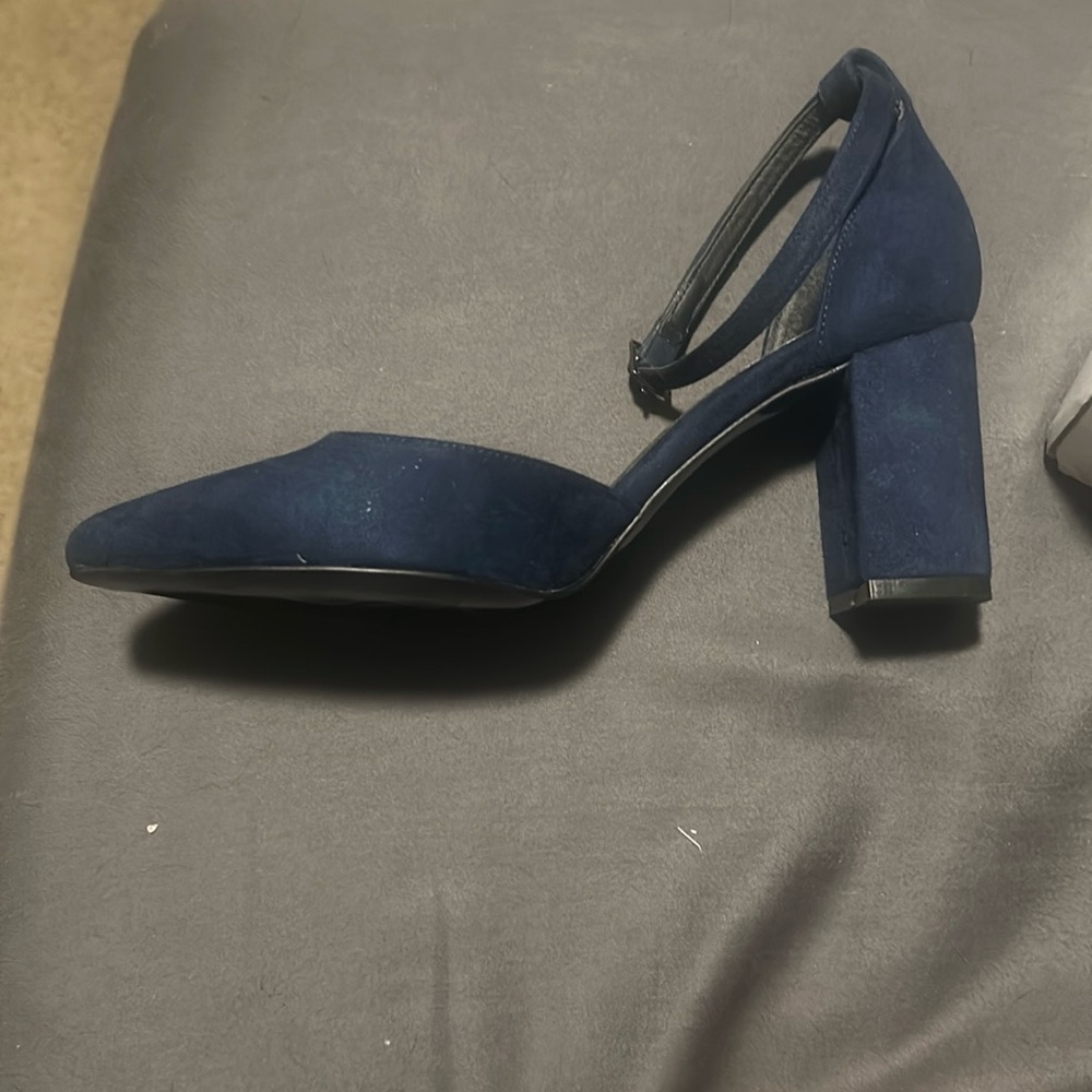 New navy blue heels